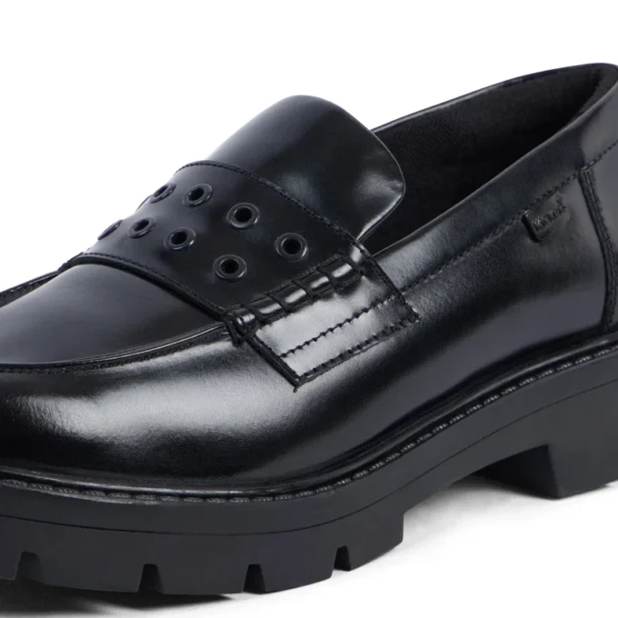 Kori Loafer voor volwassen dames, met klinknagels, leer, zwart